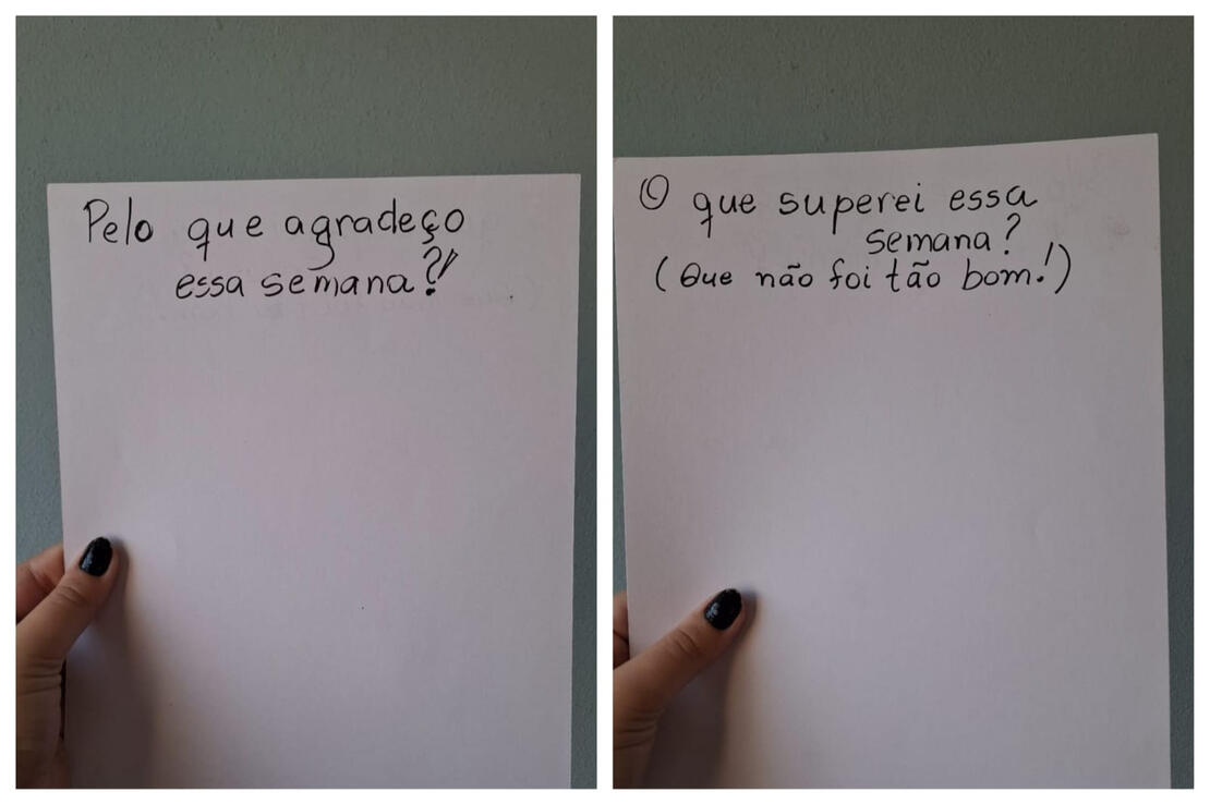 Mosaicos do nosso primeiro encontro expostos na parede do CRAS III