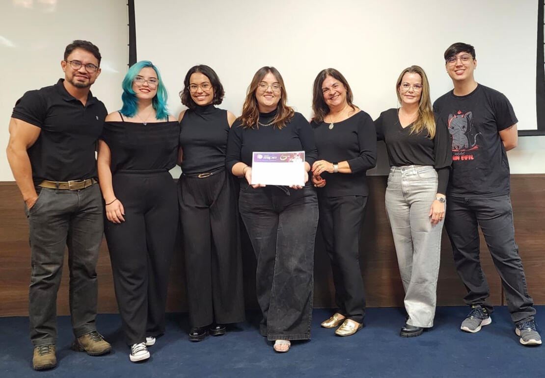 Exposição de Mosaicos Mosaicos do nosso primeiro encontro expostos na parede do CRAS III